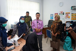 Kunjungi Puskesmas Kopelma Darussalam, Komisi IV DPRK Dorong Peningkatan Status BLUD Puskesmas