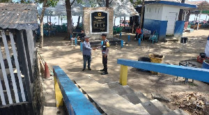 Antisipasi Cuaca Ekstrem, Anggota Polsek Ulee Lheue Laksanakan Patroli di Pesisir Pantai