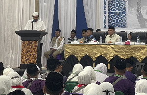 Mualem Ajak Jemaah Haji Perbanyak Sabar dan Ikhlas Selama di Tanah Suci