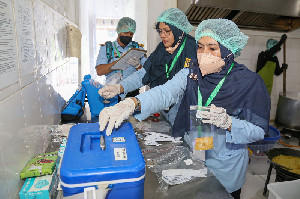 Pastikan Makanan Jemaah di Embarkasi Sesuai Standar, BKK Setiap Hari Cek Sampel dari Dapur