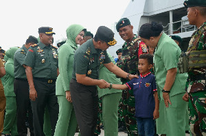 450 Prajurit TNI Yonif 113 Jaya Sakti Kodam IM Diberangkatkan ke Papua