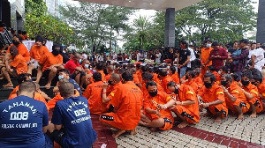 Jeruji Besi Untuk Preman