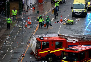 Mobil Tabrak Suporter Sepak Bola di Pawai Liverpool, 27 orang dirawat di RS