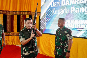 Kodam IM Kembali Terima Penyerahan Satu Pucuk Senjata Sisa Konflik dari Masyarakat