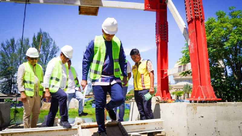 Progres Jembatan Gantung Lambhuk-Lamseupeung Capai 80 Persen