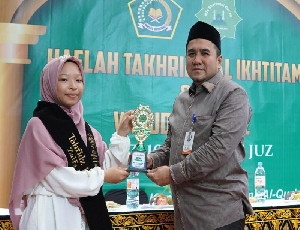 Wisuda Perdana MSQ: Lulusan Terbaik Raih Hadiah Umrah