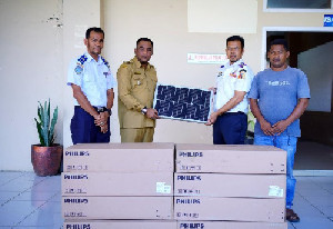 Pemkab Nagan Raya Terima Hibah 87 Unit Lampu PJU Tenaga Surya