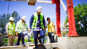 Progres Jembatan Gantung Lambhuk-Lamseupeung Capai 80 Persen