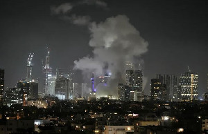 Serangan Balasan, Iran Luncurkan Gelombang Rudal ke Israel