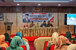 Reses Farid Nyak Umar, Kader Posyandu Diedukasi Kesehatan Reproduksi