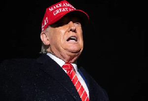 Donald Trump Umumkan Larangan Perjalanan bagi 12 Negara