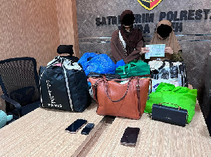Diduga Gelapkan Emas, Dua Wanita Muda Ditangkap Polisi di Banda Aceh