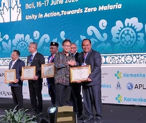 Kemenkes Anugerahkan Aceh Jaya Penghargaan Eliminasi Malaria Tahun 2025