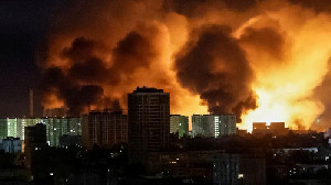 Serangan Rudal dan Drone Rusia Guncang Kyiv, Enam Tewas dan Puluhan Terluka