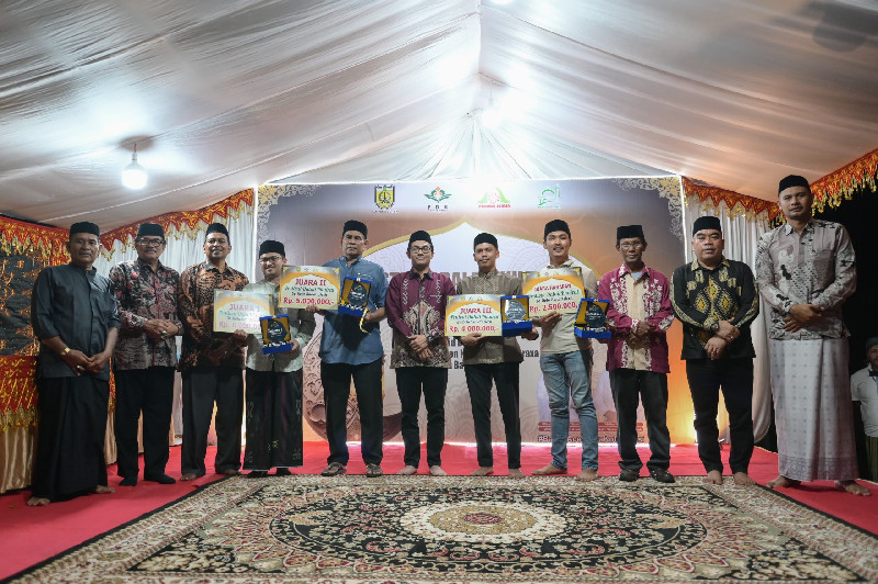 Ketua DPRK Banda Aceh Tutup Festival Dala’il Khairat di Surien