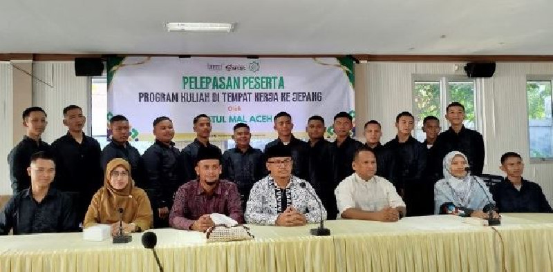Baitul Mal Aceh Lepas 10 Santri MSBS ke Jepang