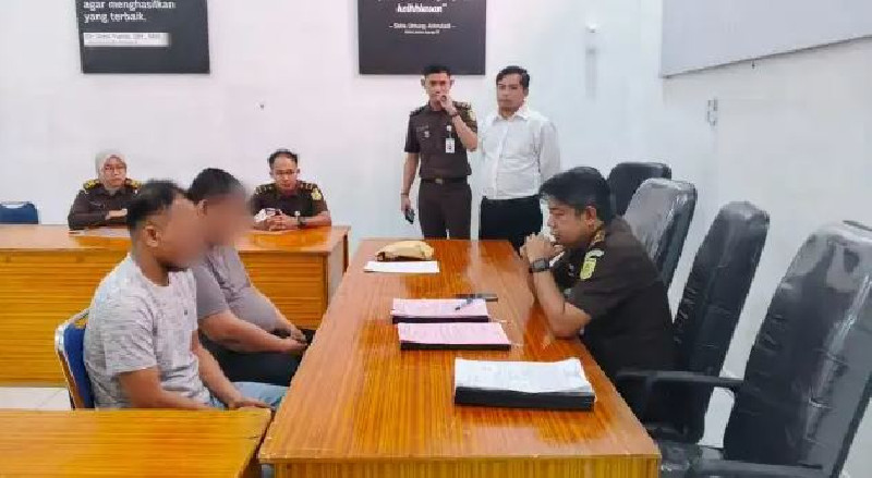 Pelajar hingga Karyawan Diciduk! 8 Tersangka Sabu Diserahkan ke Kejari Aceh Barat