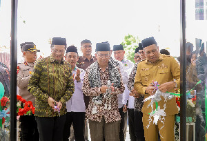 Gedung Pusat Layanan Haji dan Umrah Pidie Jaya Diresmikan