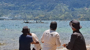 Dianggap Merusak Ekosistem, Petugas Bongkar Alat Tangkap Ilegal di Danau Lut Tawar Aceh Tengah