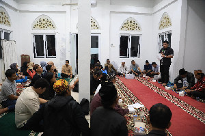 Hadiri Takziah Zal Debus, Almuniza Kamal Apresiasi Solidaritas Seniman Aceh