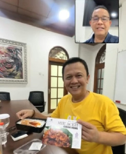 Andi HS Hadiahkan Mie Aceh untuk Anies Baswedan