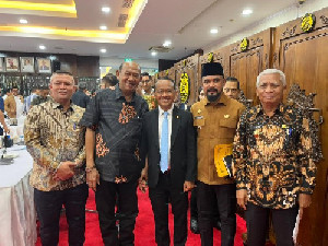 Bupati Al-Farlaky Laporkan 796 Sumur Minyak Tradisional ke Kementerian ESDM