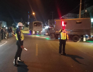 Satlantas dan TNI Amankan Jalur Banda Aceh-Nagan Raya