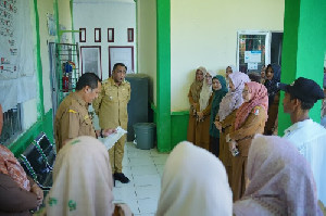 Tinjau Puskesmas Beutong, Wabup Nagan Raya Pastikan Layanan Kesehatan Sesuai Prosedur