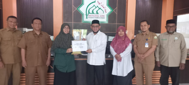 ASN Kanwil Kemenag Aceh Serahkan Zakat Rp100 Juta Melalui Baitul Mal Aceh