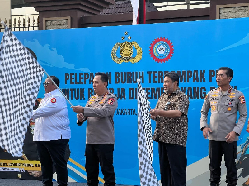 Kapolri Lepas 1.575 Buruh Tedampak PHK dan Angkatan Kerja Baru