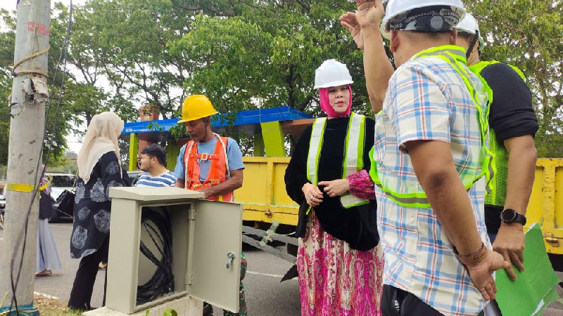 Walikota Banda Aceh Pantau Pemasangan CCTV di Kawasan Ulee Lheue