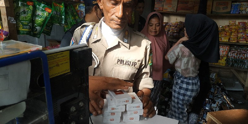 Satpol PP WH Aceh Besar Bersama Bea Cukai Tertibkan 4.500 Batang Rokok Ilegal