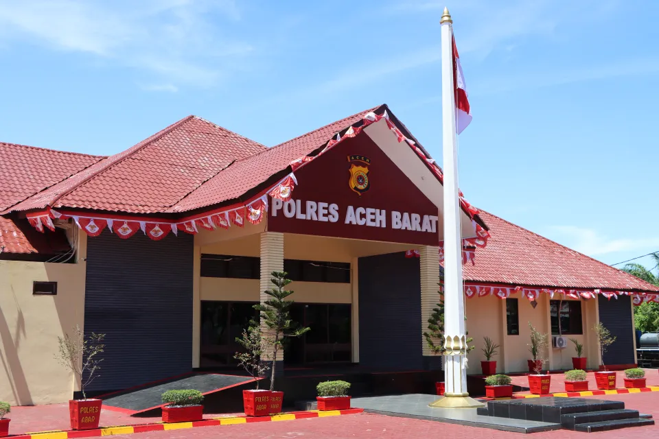 Polisi Tangani Bayi yang Ditinggalkan di Teras Rumah Warga Aceh Barat