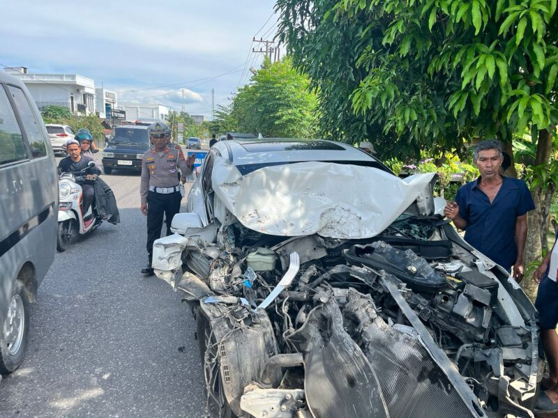Kecelakaan Truk Fuso vs Honda CRV di Lhoksukon, Tidak Ada Korban Jiwa
