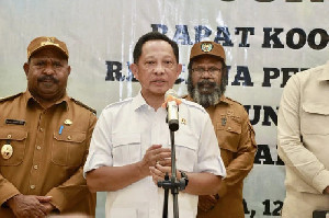 Mendagri Tito Imbau Kepala Daerah Tak Bebani Rakyat dengan Kebijakan Pajak