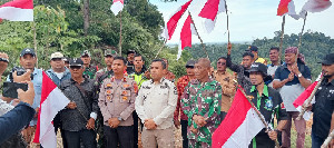FORKOPIMCAM Seunagan Timur Kibarkan Merah Putih di Puncak Gunung Kila