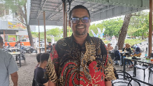 Merawat Damai Aceh, Taufik Abda Dorong Pengentasan Akar Kemiskinan di Gampong