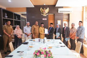 Tiga Dewas Baitul Mal Banda Aceh Terima SK