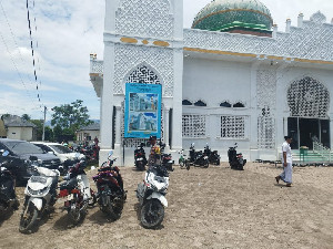 Cegah Curanmor di Masjid, Sejumlah Personel Polisi Berikan Pengamanan