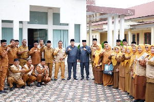 Bupati  Haili ; Kepala Sekolah Harus Disiplin