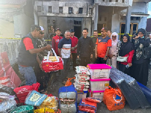 Pemkab Aceh Barat Salurkan Bantuan Masa Panik untuk Korban Kebakaran di Seuneubok