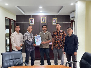 Pemkab Aceh Besar Serahkan LLID Tahun 2024 ke Komisi Informasi Aceh