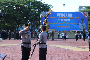 Brigjen Marzuki Ali Basyah dan Irjen Achmad Kartiko Serah Terima Pataka Machdum Sakti