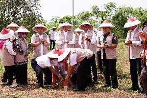 Pencanangan GEMAPATAS, Menteri ATR/BPN: Warga Wajib Pasang Patok Batas Tanah agar Tak Dicaplok
