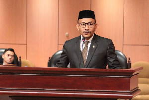 Haji Uma, Senator Rakyat yang Tak Pernah Lelah Mengabdi untuk Aceh