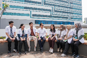 Kabar Bahagia! Pemerintah Beri Tunjangan Rp30 Juta untuk Dokter Spesialis di Daerah Tertinggal