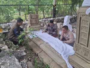 Pemkab Aceh Besar Survei Gampong Pelestarian Cagar Budaya Makam Maharaja Gurah