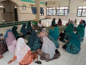 DLH Aceh Besar Gelar Sosialisasi Pengelolaan Sampah di Miruek Lamreudeup