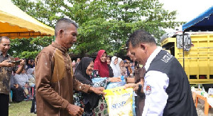 660 Paket Pangan Murah Diserbu Warga Aceh Selatan