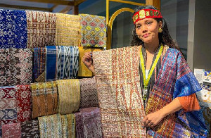 Saree Ulos dan Batik Organik, UMKM Ramah Lingkungan yang Tembus Pasar Ekspor